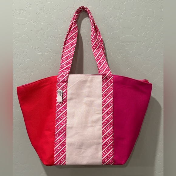 😍👙Victoria’s Secret Colorblock Tote👙😍(limited edition newspaper vol 1) - Picture 1 of 10